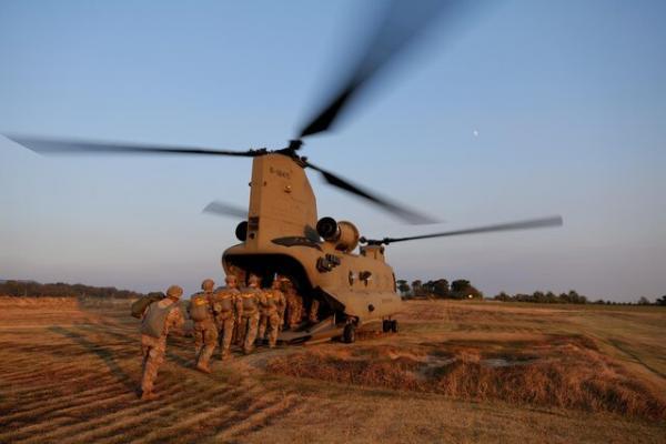کاهش نظامیان آمریکا در عراق و افغانستان به 2500 سرباز