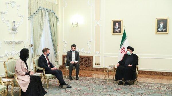 رئیس جمهور: ایران با همه کشور ها بنای همکاری دارد، زیر بار زور نمی رویم