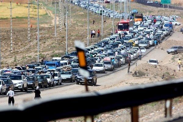 ترافیک سنگین در خروجی های تهران به سمت استان های شمالی ترافیک سنگین در خروجی های تهران به سمت استان های شمالی