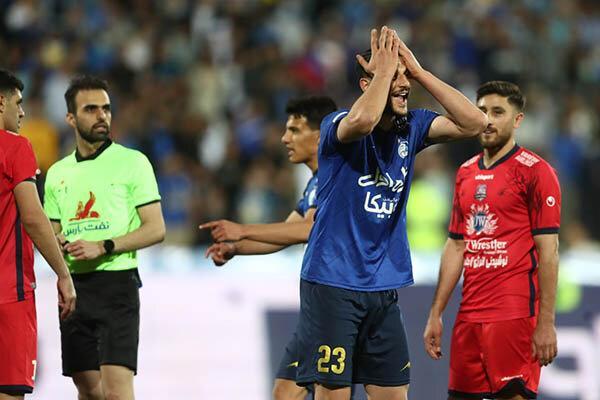 شرایط مبهم مهاجم استقلال ، بازگشت زودهنگام یا عمل جراحی؟ شرایط مبهم مهاجم استقلال ، بازگشت زودهنگام یا عمل جراحی؟